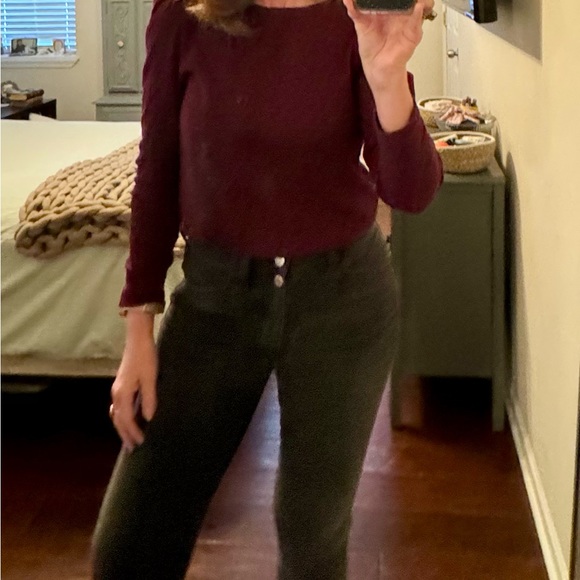 Puff blouson sleeve sweater. Long sleeves. Round neck. Versatile piece. - Picture 7 of 7